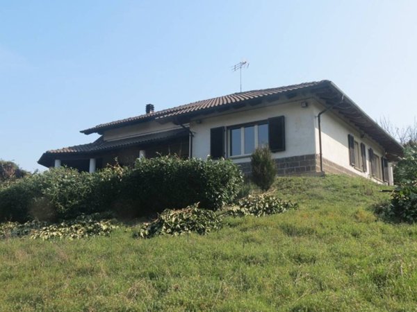 villa in vendita a Valenza