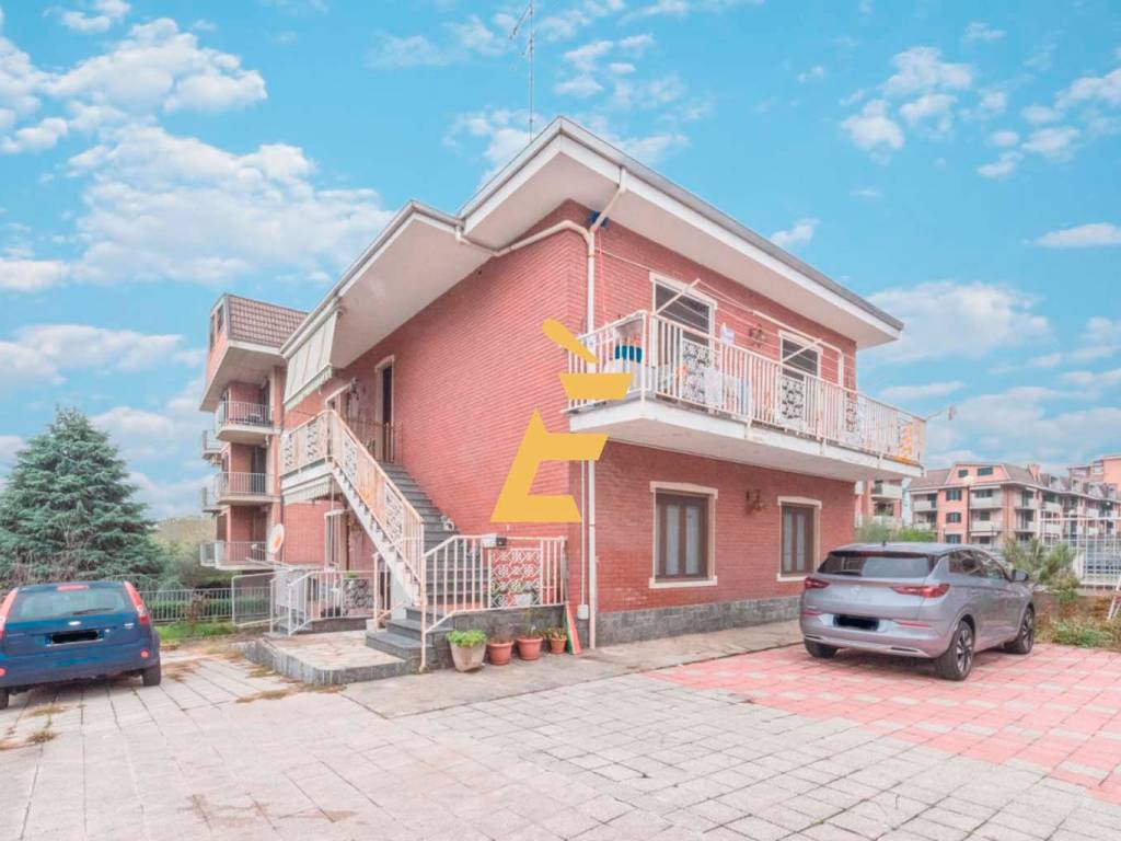 casa indipendente in vendita a Valenza