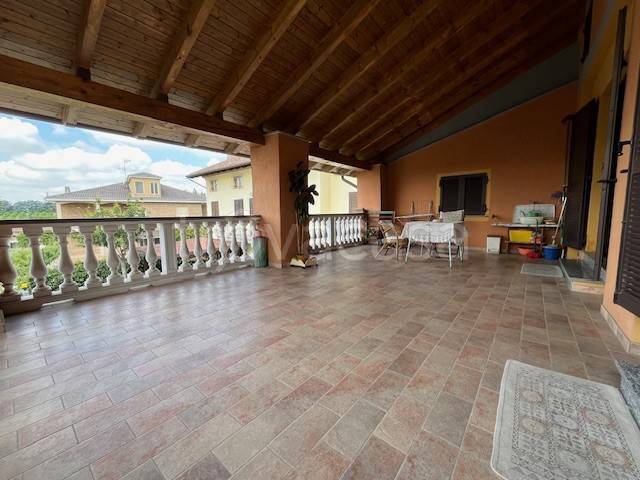 casa indipendente in vendita a Valenza