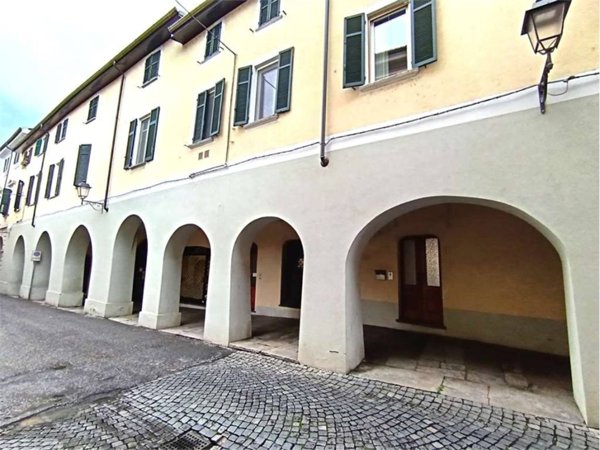 negozio in vendita a Valenza