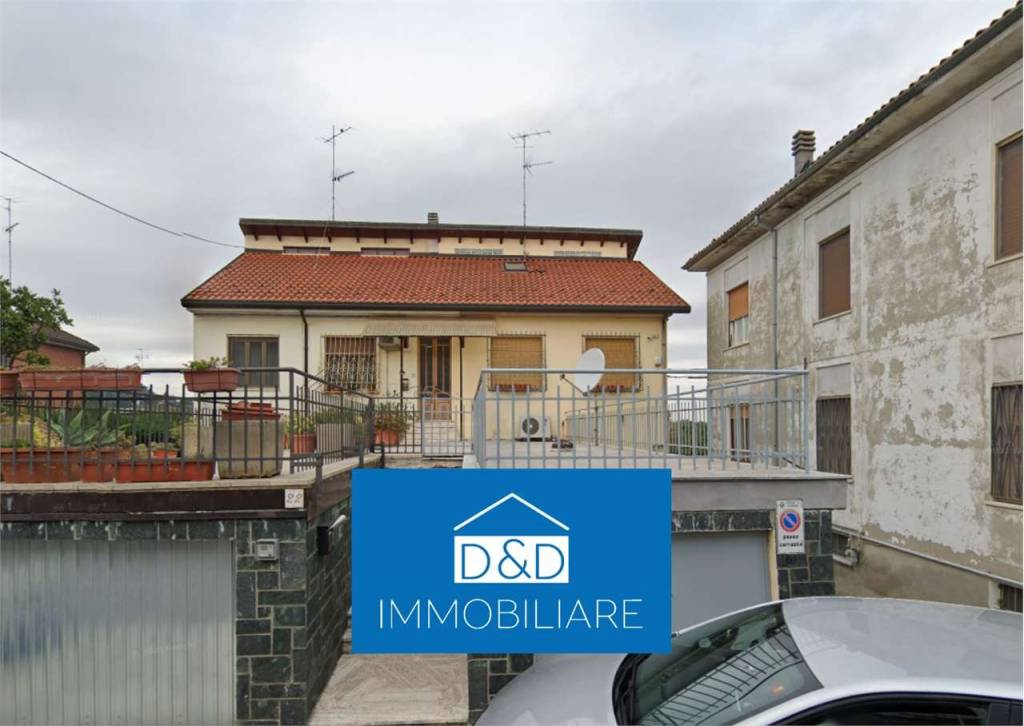 casa indipendente in vendita a Valenza