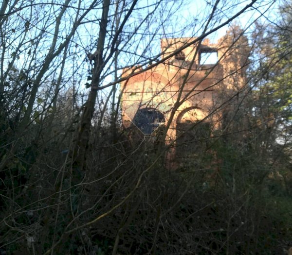 casa indipendente in vendita a Valenza
