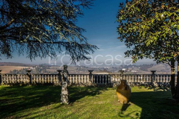 casa indipendente in vendita a Valenza