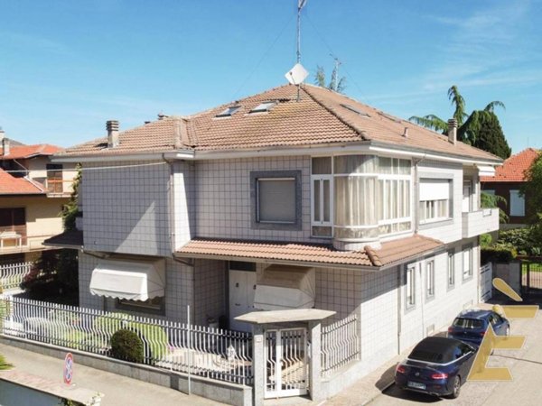 casa indipendente in vendita a Valenza