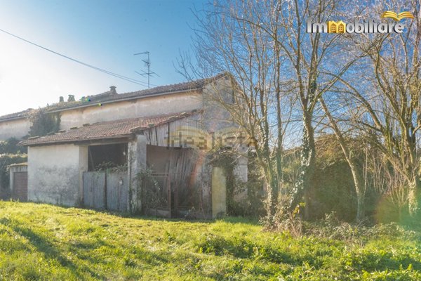 casale in vendita a Valenza