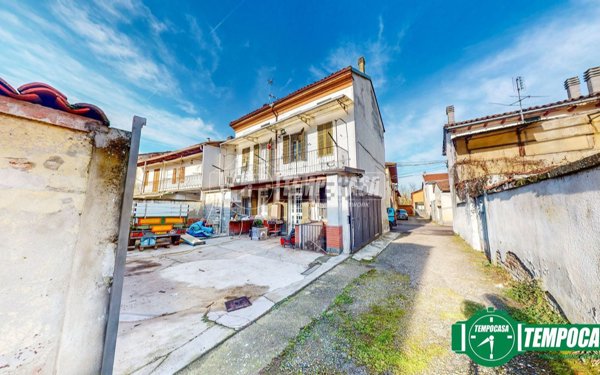 casa indipendente in vendita a Valenza