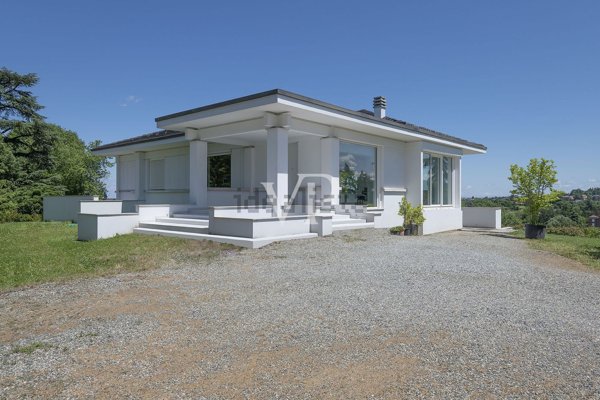 casa indipendente in vendita a Valenza