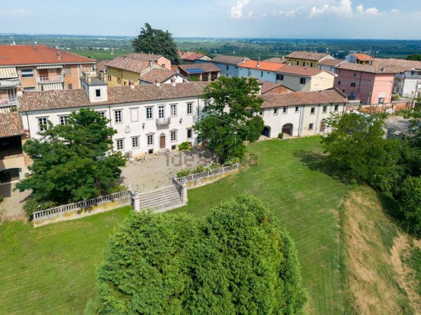 villa in vendita a Valenza
