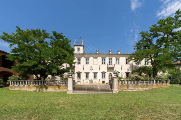 villa in vendita a Valenza