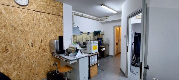 locale di sgombero in vendita a Valenza