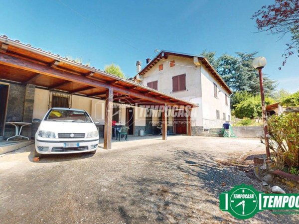 casa indipendente in vendita a Valenza