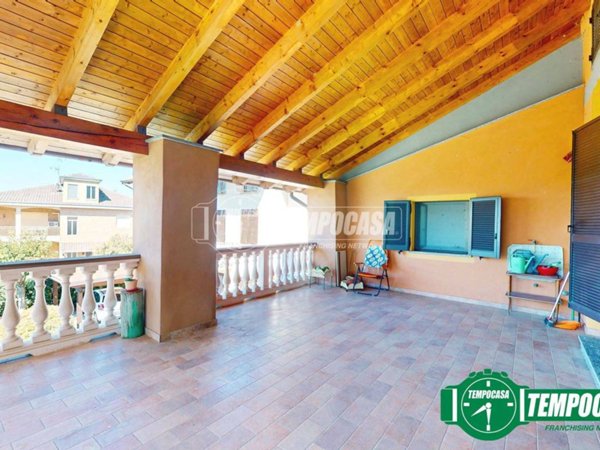 casa indipendente in vendita a Valenza