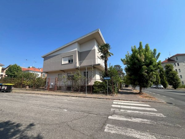 casa indipendente in vendita a Valenza