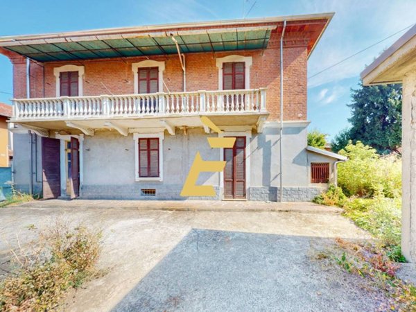 casa indipendente in vendita a Valenza