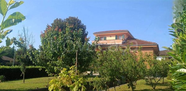 casa indipendente in vendita a Valenza