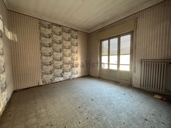 casa indipendente in vendita a Valenza