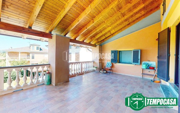casa indipendente in vendita a Valenza
