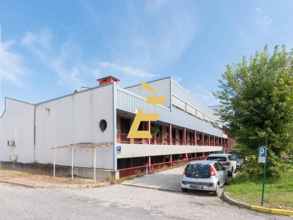 ufficio in vendita a Valenza