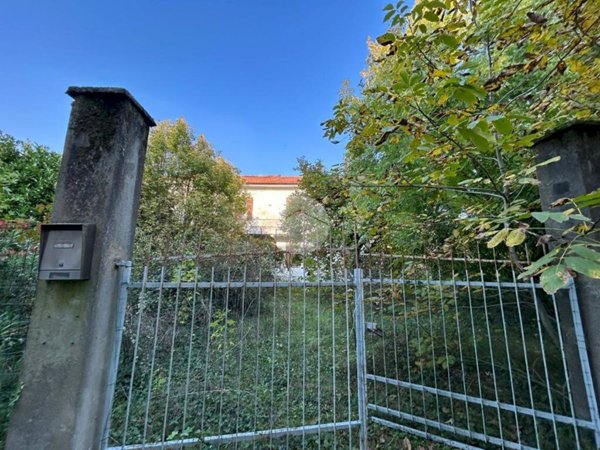 casa indipendente in vendita a Valenza