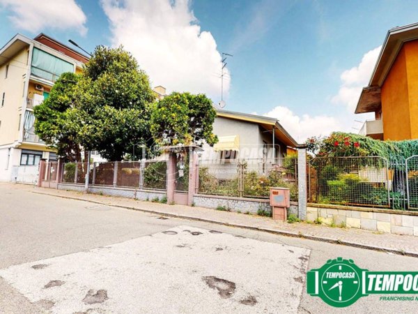 casa indipendente in vendita a Valenza