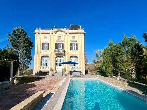 casa indipendente in vendita a Valenza