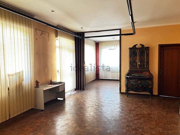 ufficio in vendita a Valenza