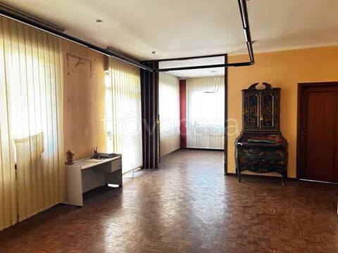 ufficio in vendita a Valenza