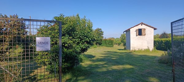 casa indipendente in vendita a Valenza