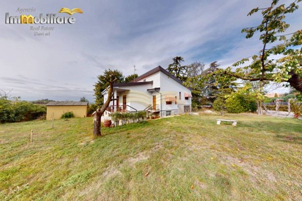 casa indipendente in vendita a Valenza