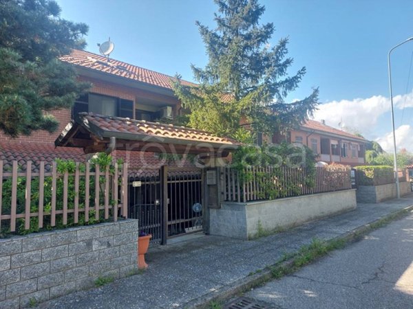 casa indipendente in vendita a Valenza