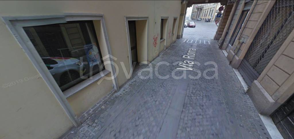 negozio in vendita a Valenza