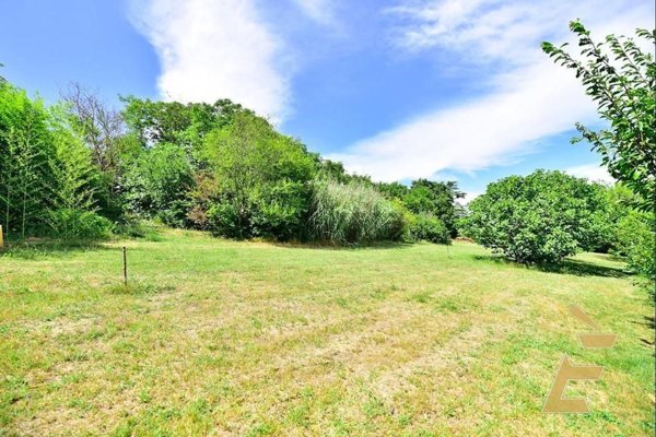 terreno edificabile in vendita a Valenza