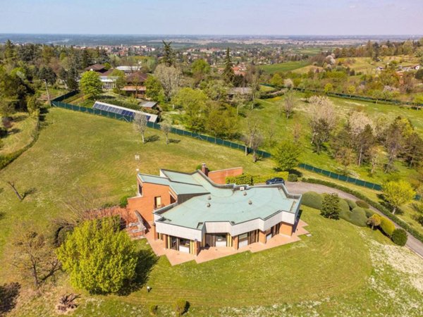 casa indipendente in vendita a Valenza