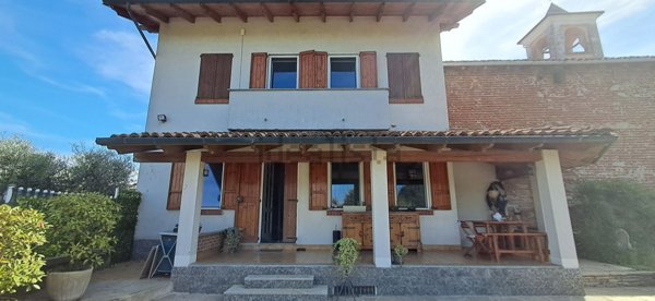 casa indipendente in vendita a Valenza