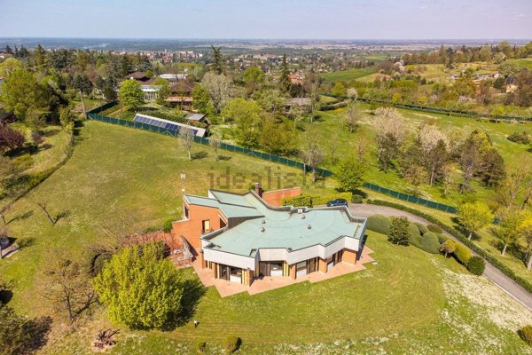 casa indipendente in vendita a Valenza