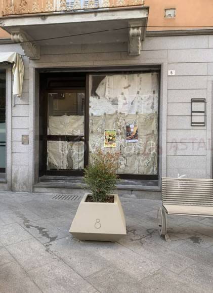 negozio in vendita a Valenza