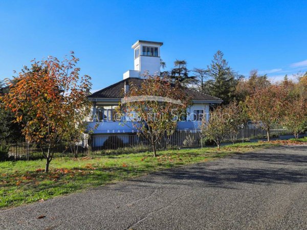 casa indipendente in vendita a Valenza