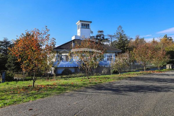 casa indipendente in vendita a Valenza