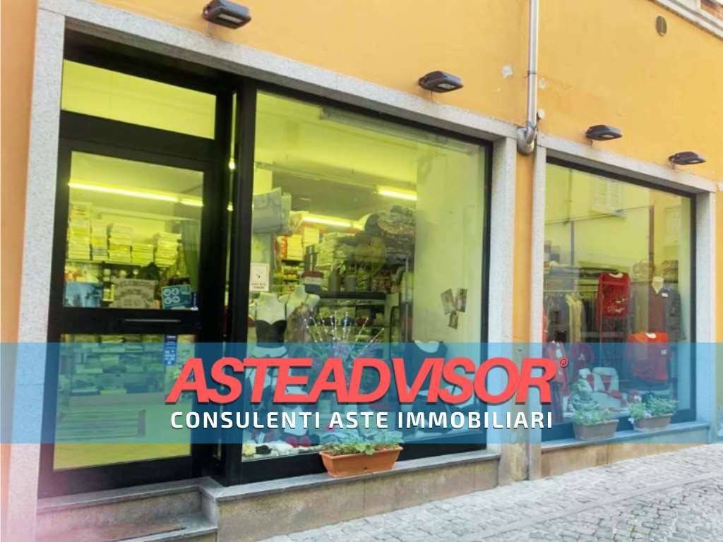 negozio in vendita a Valenza
