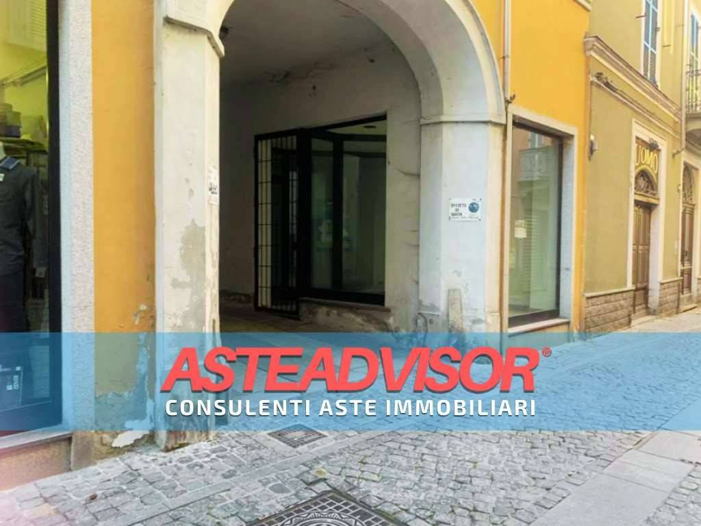 negozio in vendita a Valenza