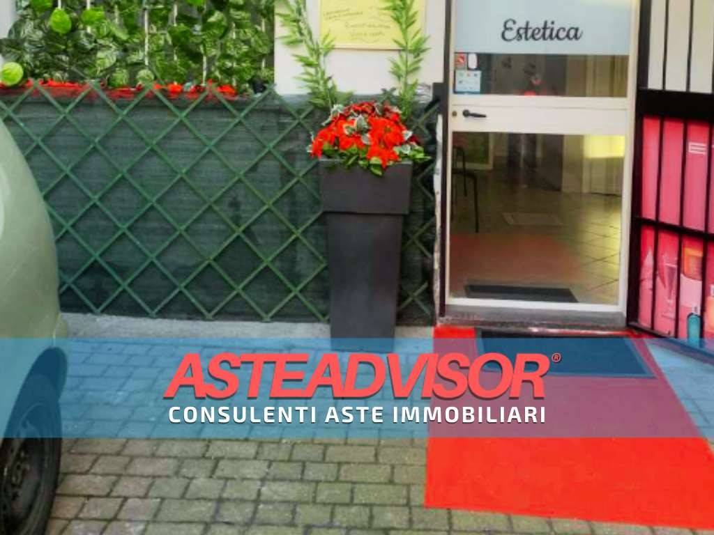 negozio in vendita a Valenza