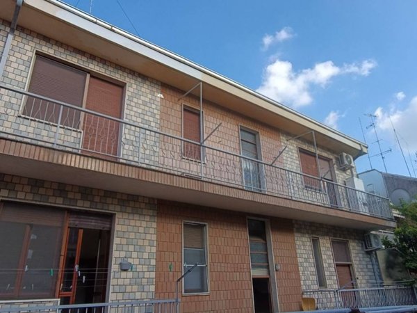 casa indipendente in vendita a Valenza