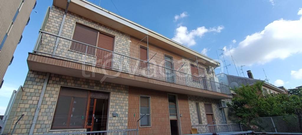 casa indipendente in vendita a Valenza