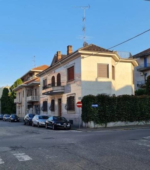 casa indipendente in vendita a Valenza
