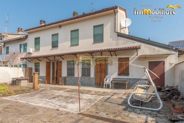 casa semindipendente in vendita a Valenza