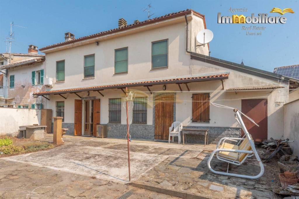 casa indipendente in vendita a Valenza