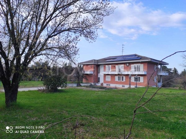 casa indipendente in vendita a Valenza