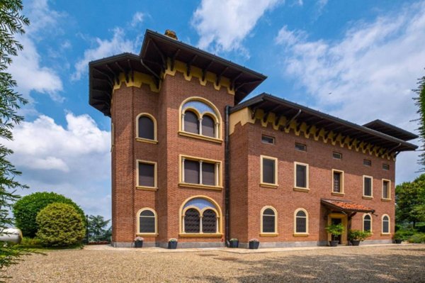 casa indipendente in vendita a Valenza