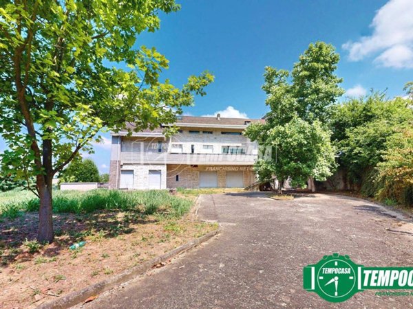 villa in vendita a Valenza