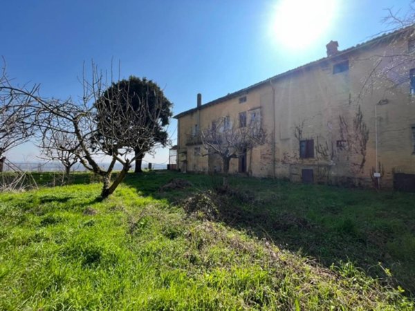 casa indipendente in vendita a Valenza